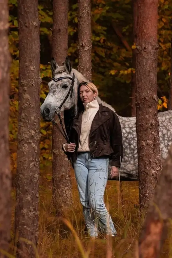 На улице слишком красиво, чтобы не запечатлить это на камеру😍 Фотосессия с лошадью в кра… — Трель и К